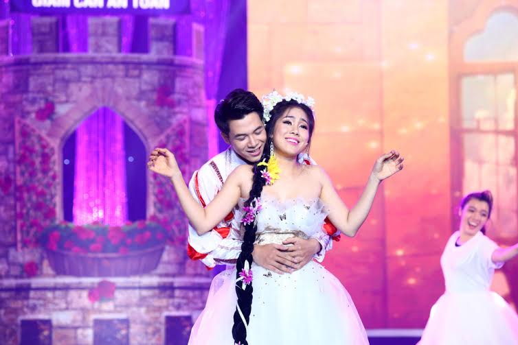 Trường[-]Giang[-]“tẽn[-]tò”[-]tán[-]tỉnh[-]Lê[-]Phương
